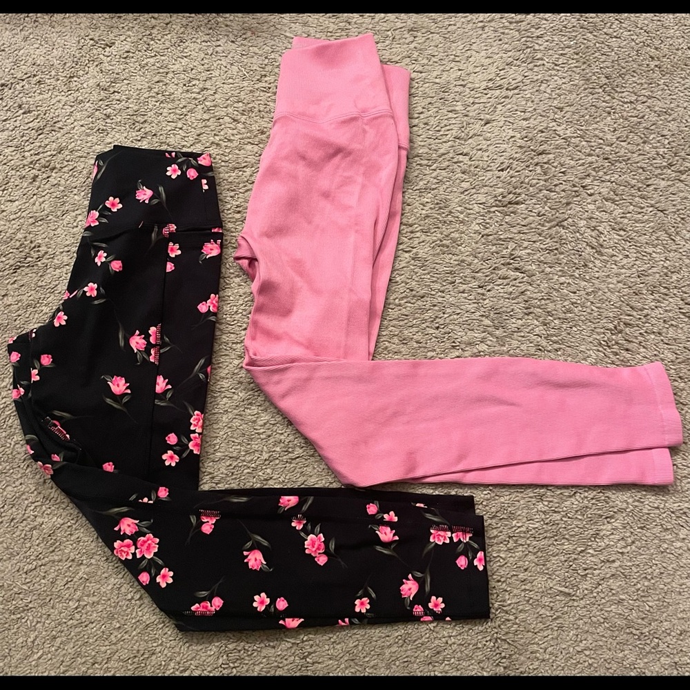 Victoria’s Secret- PINK- 2 pairs-leggings XS